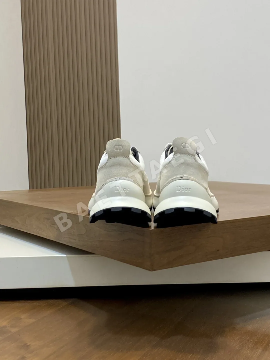 디올 남성 캐주얼 스니커즈 상세 이미지 8