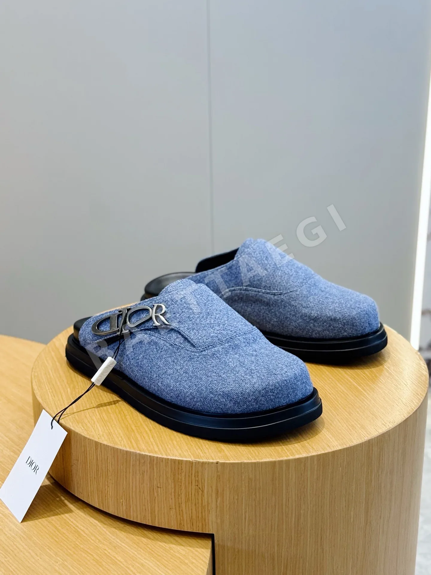 디올 샌들 남성 아쿠아 가죽 상세 이미지 3