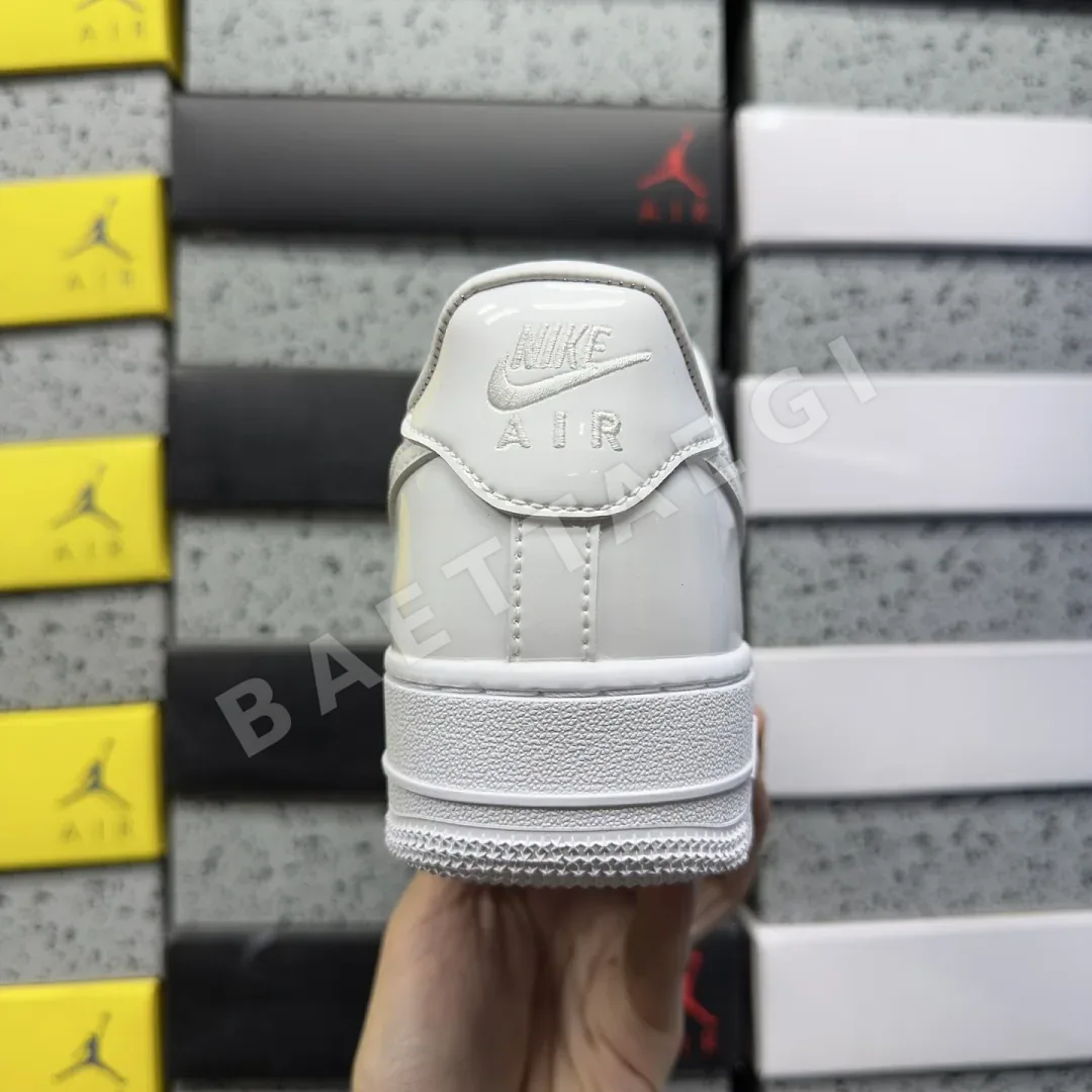 나이키 [XY/PB] 에어 포스 1 로우 IV2857-100 201751 Nike Air Force 1 Low '07 Premium White 상세 이미지 7