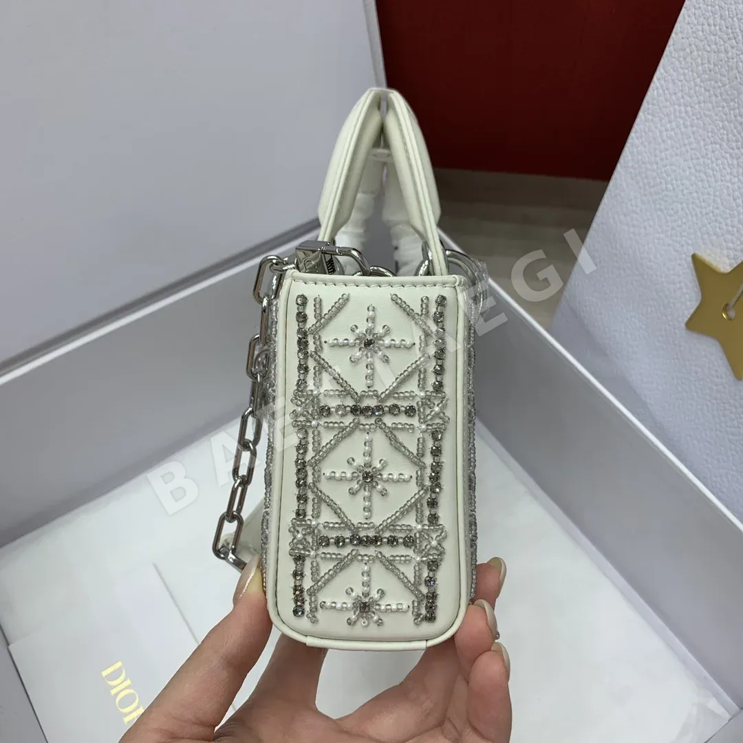 디올 레이디 D-조이 스몰 램스킨 가방 상세 이미지 5