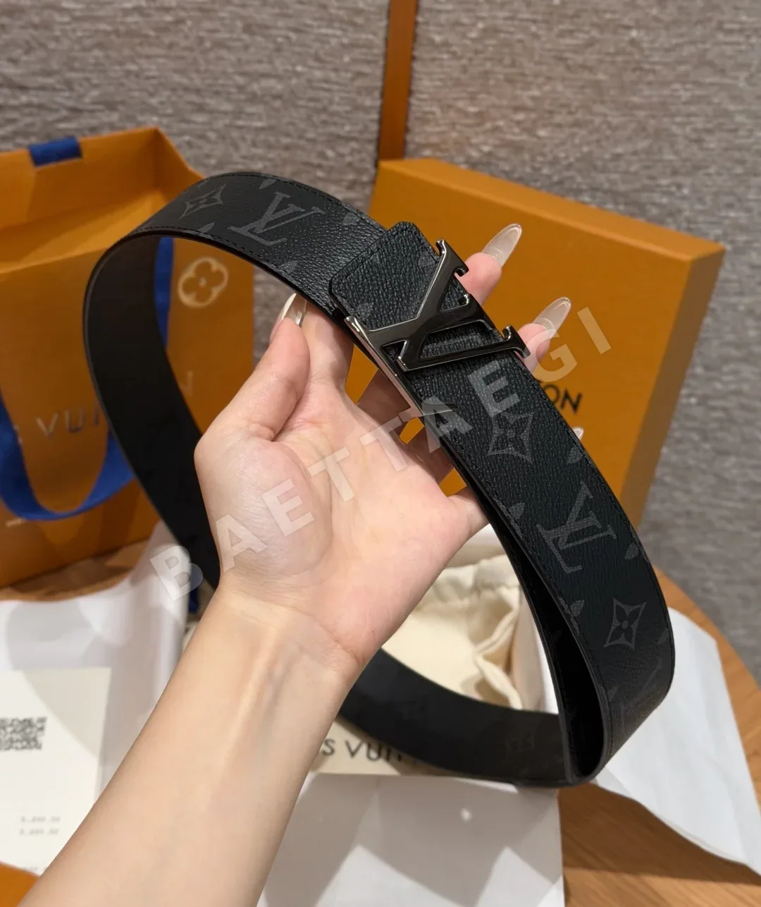 루이비통 이니셜 모노그램 미드나이트 리버시블 벨트 상세 이미지 5