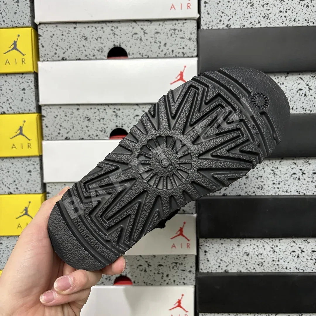 어그 [TOP] 블랙 208858 UGG Classic/Mini 5854 -6222 상세 이미지 8