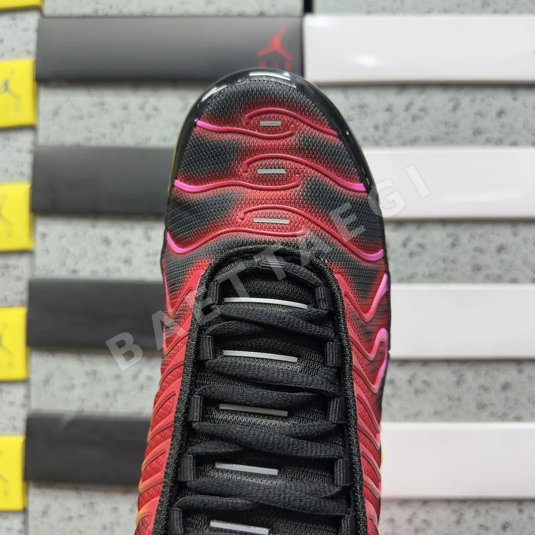 나이키 [TK] 에어 맥스 플러스 DA1472-600 201976 Nike Air Max Plus Supreme University Red 상세 이미지 3