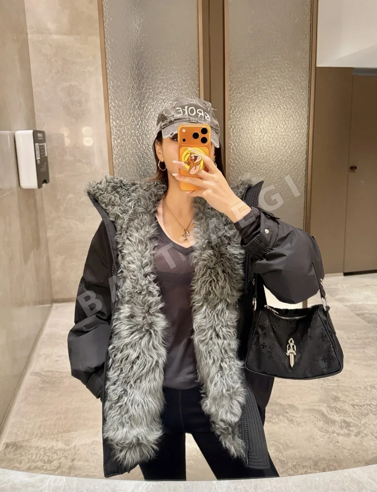 크롬하츠 나일론 그래피티 패턴 가방 상세 이미지 12