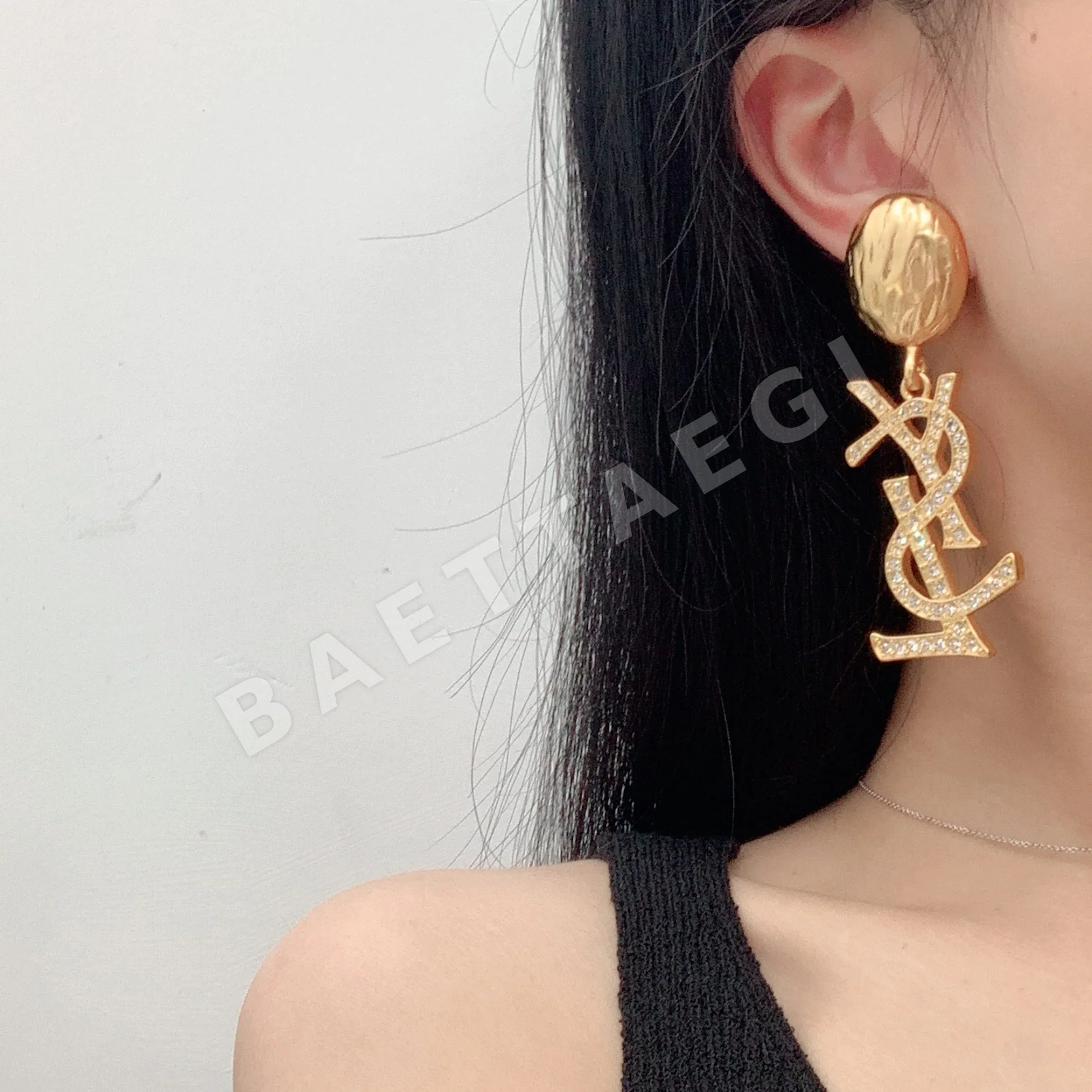 생로랑 빈티지 감성 귀걸이 65481