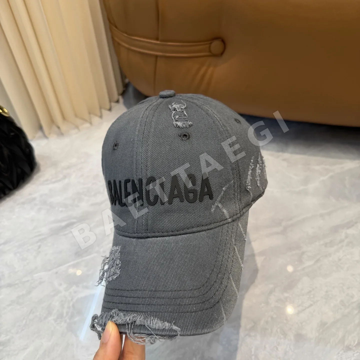 발렌시아가 워시드 코튼 베이스볼 캡 상세 이미지 2