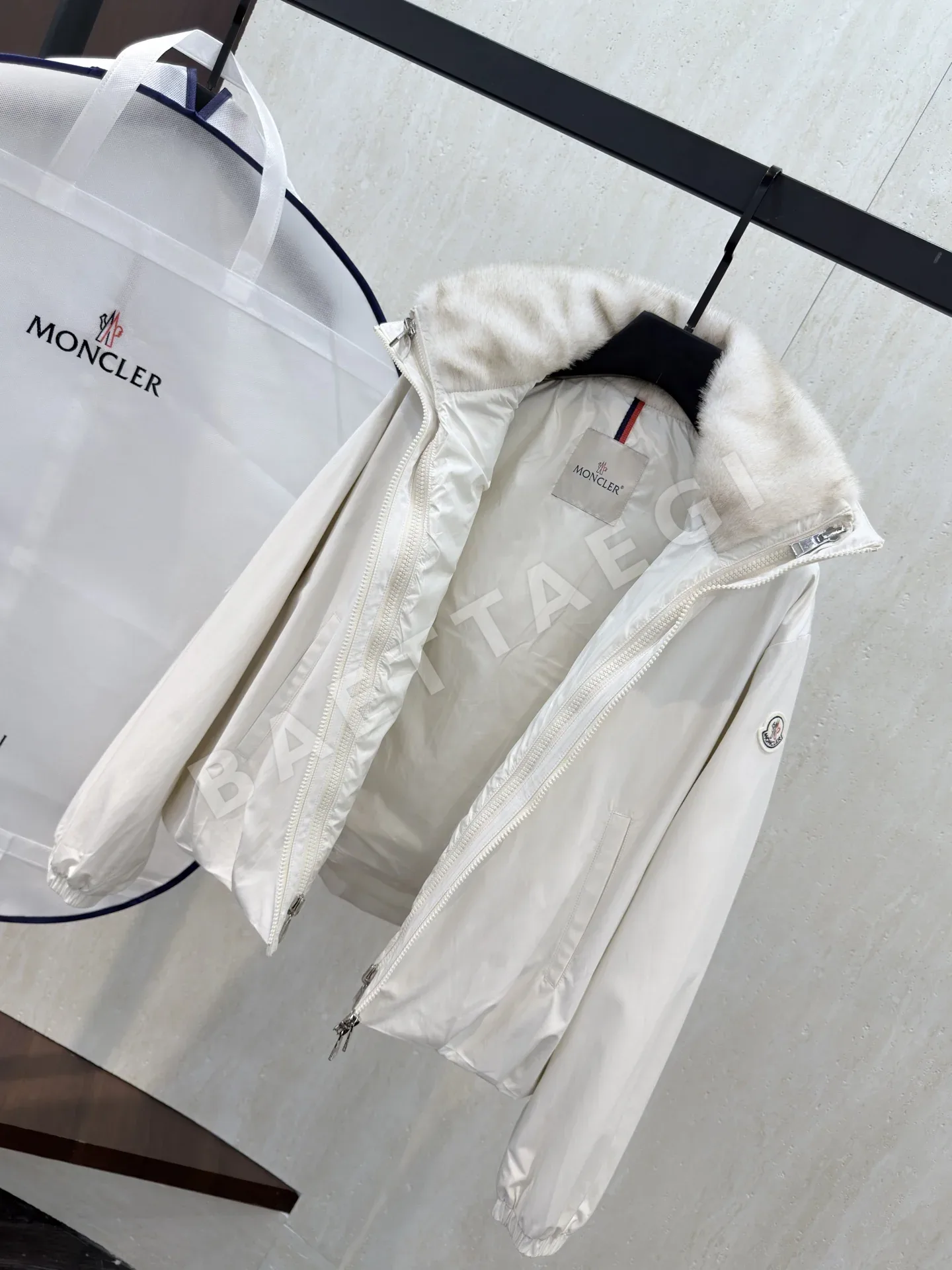몽클레르 여성 투피스 자켓 세트 상세 이미지 3