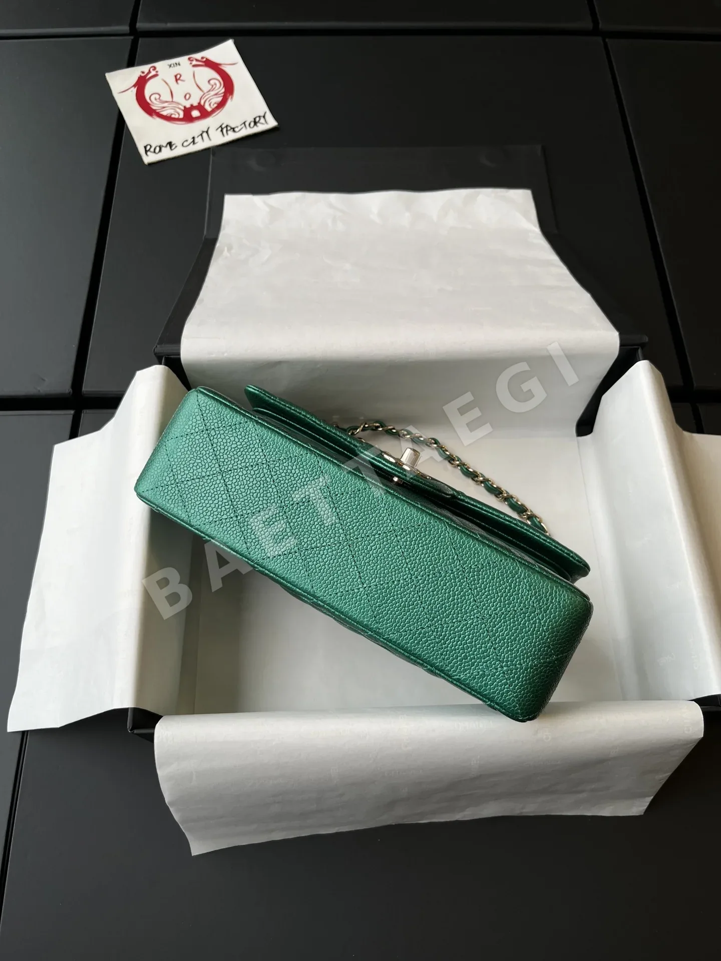 샤넬 에메랄드그린 가방 23 CM 상세 이미지 4