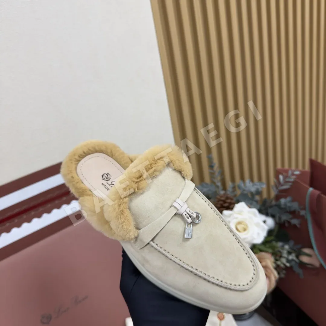 로로피아나 샌들 스웨이드 소가죽 마이 참 장식 상세 이미지 9