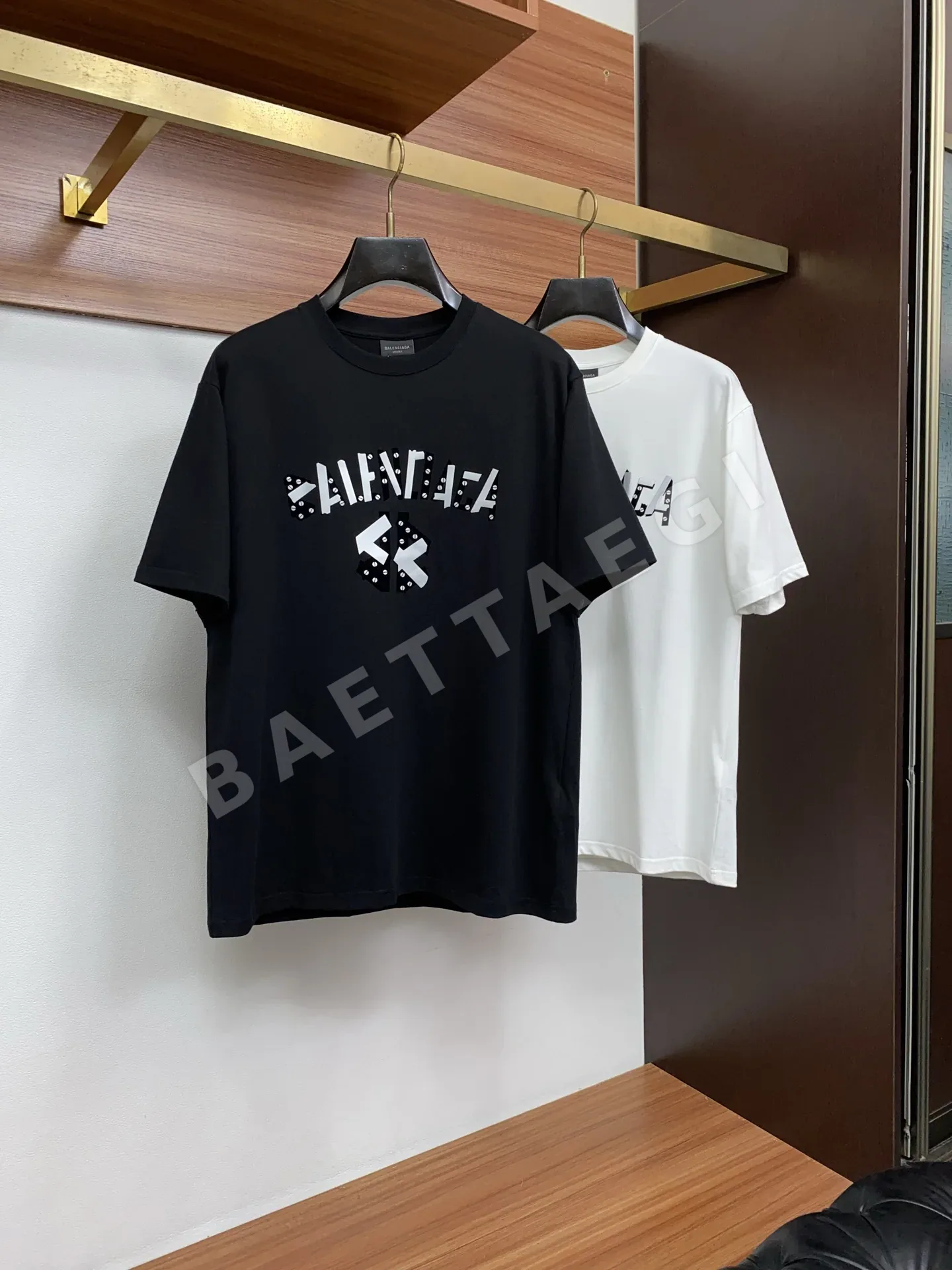 발렌시아가 코튼 크루넥 반팔 티셔츠 남성 상세 이미지 8