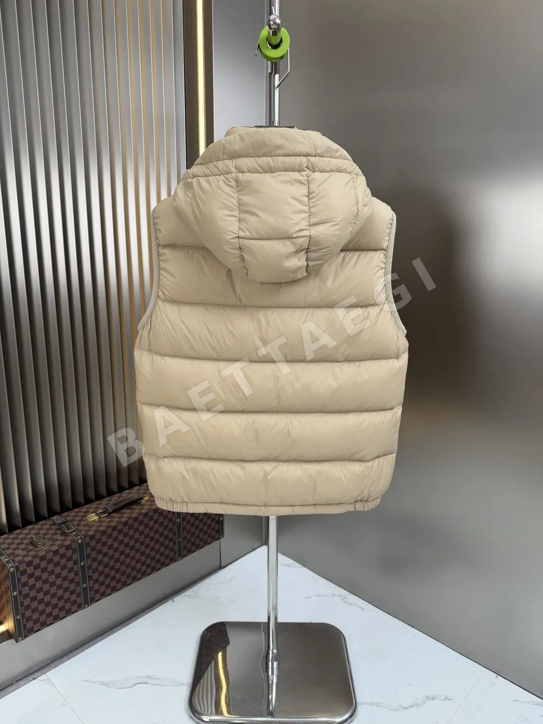 버버리 다운 패딩 조끼 상세 이미지 6