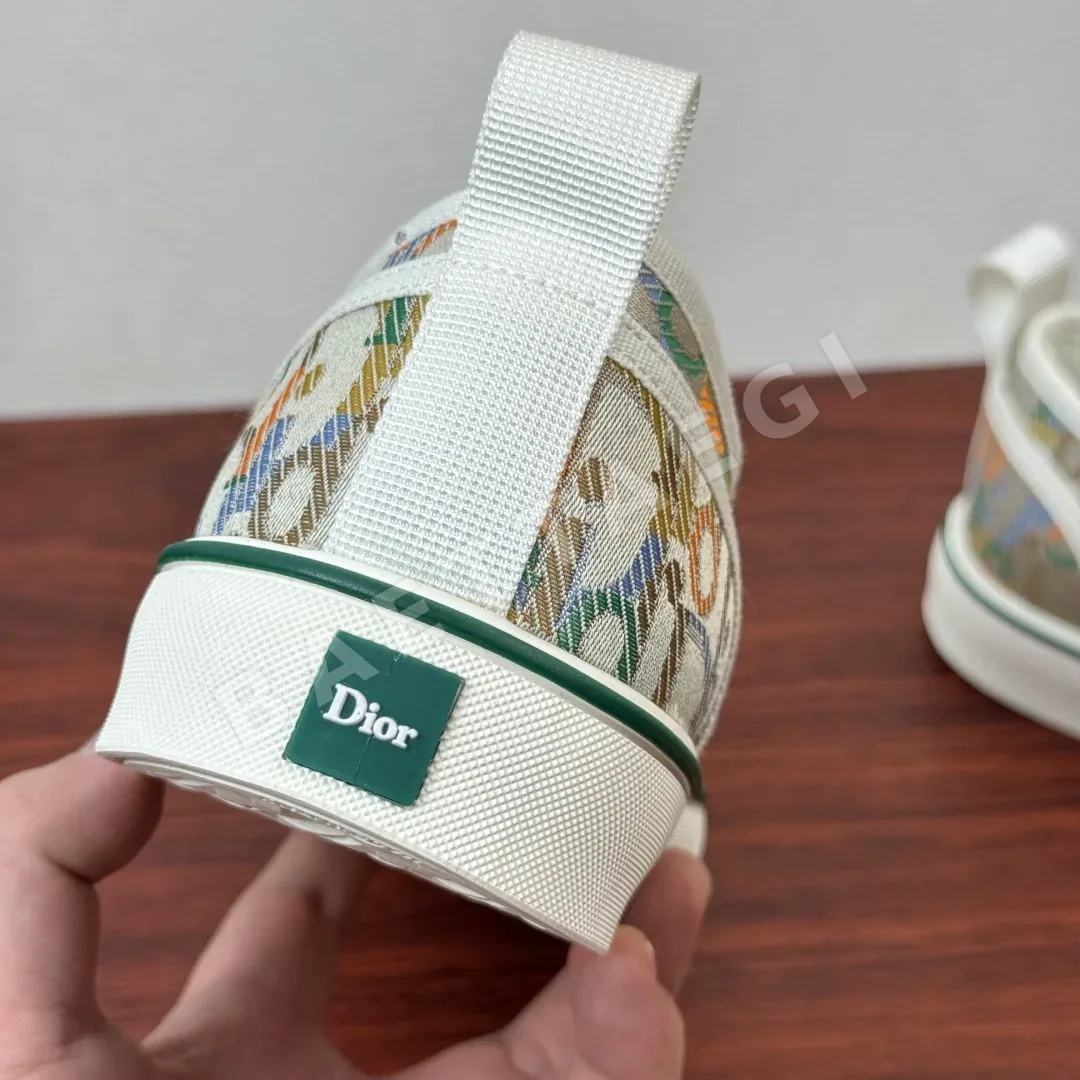 디올 26SS 런웨이 자수 솔트윈드 캐주얼 로퍼 남성 슬립온 신발 154408 Dior Sneakers 상세 이미지 8