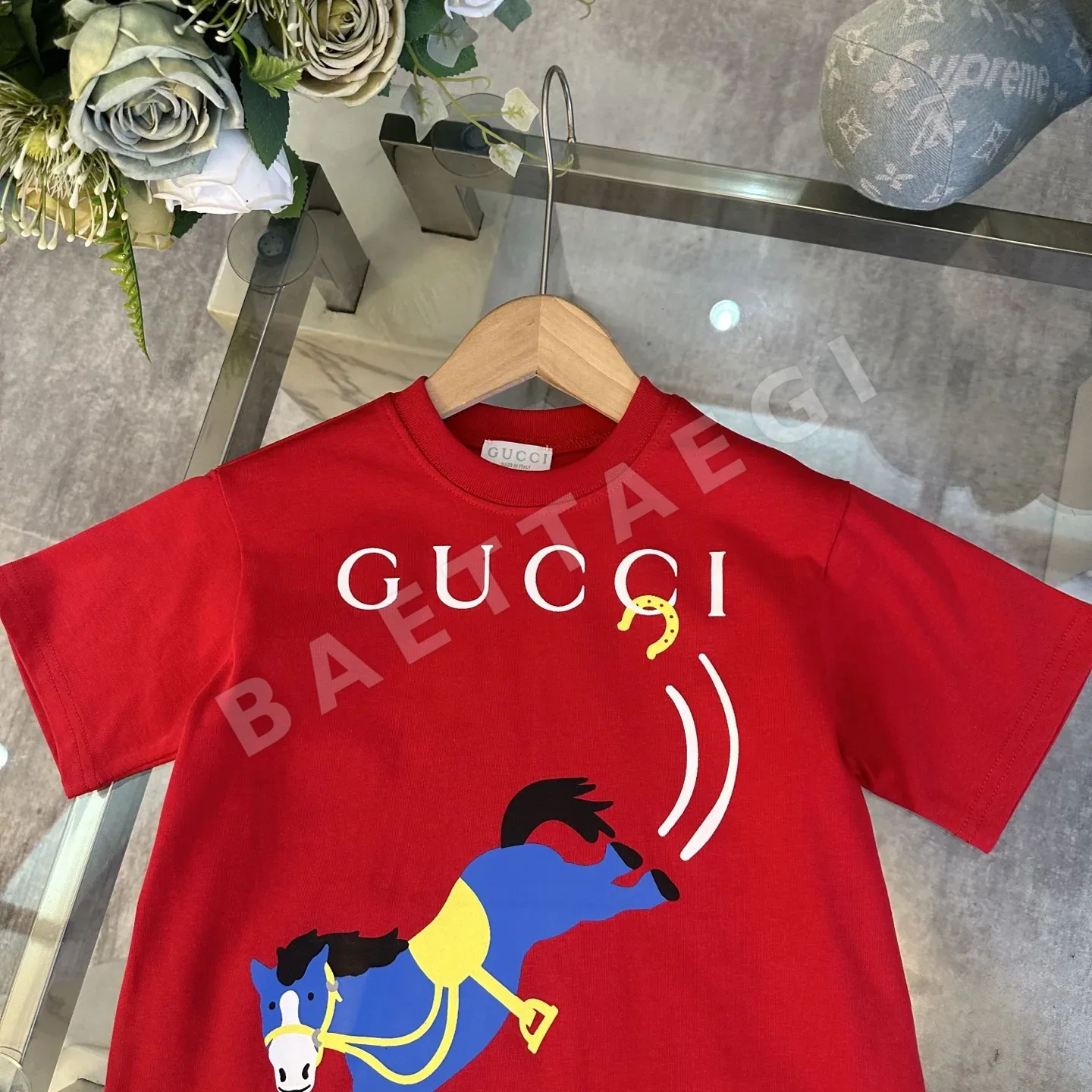 구찌 GUCCI* *Qi 2026 早春子供服 新作 半袖 新年プリント 発泡Tシャツ、オリジナル品質、230g ヘビーウェ 상세 이미지 2