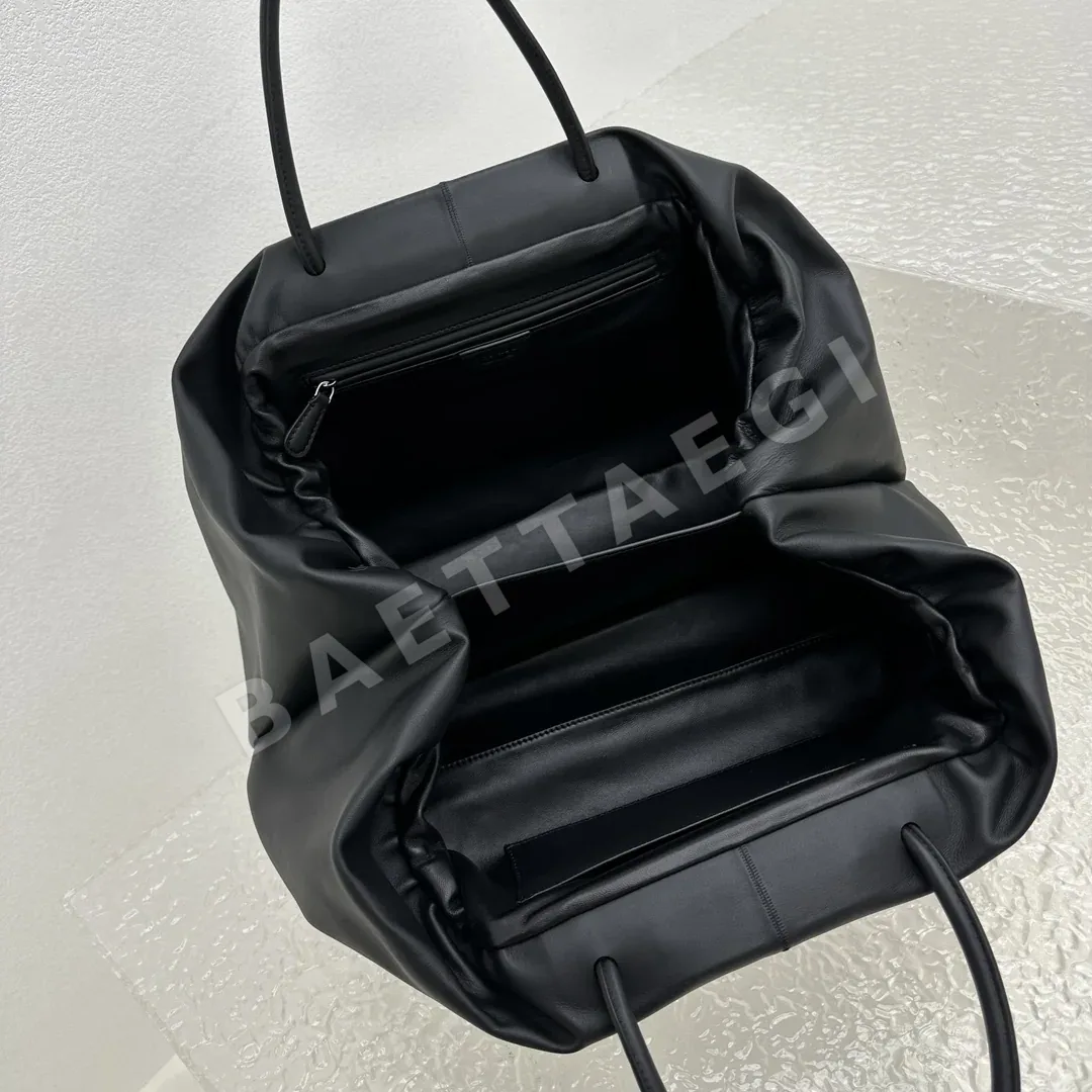 더로우 블랙 가죽 빅 토트백 상세 이미지 7