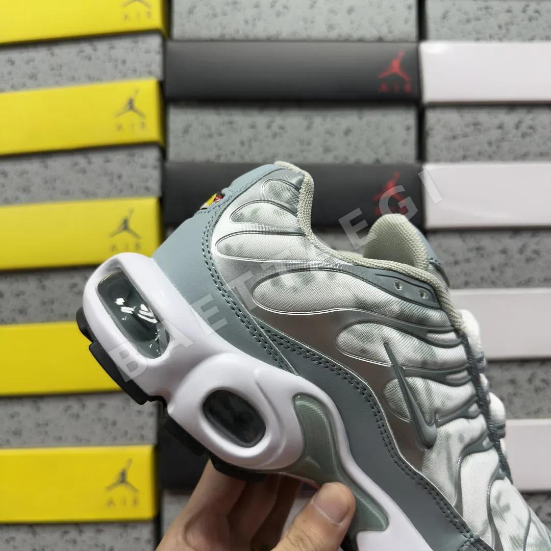 나이키 [BD] 에어 맥스 플러스 FV0394-300 201850 Nike Air Max Plus Origins Waterway 상세 이미지 7