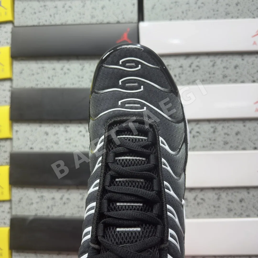 나이키 [TK] 에어 맥스 플러스 DM0032-003 201970 Nike Air Max Plus Black Silver White 상세 이미지 5