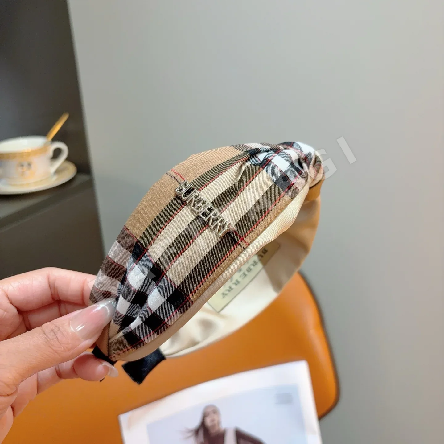 버버리 와이드 헤어밴드 상세 이미지 4