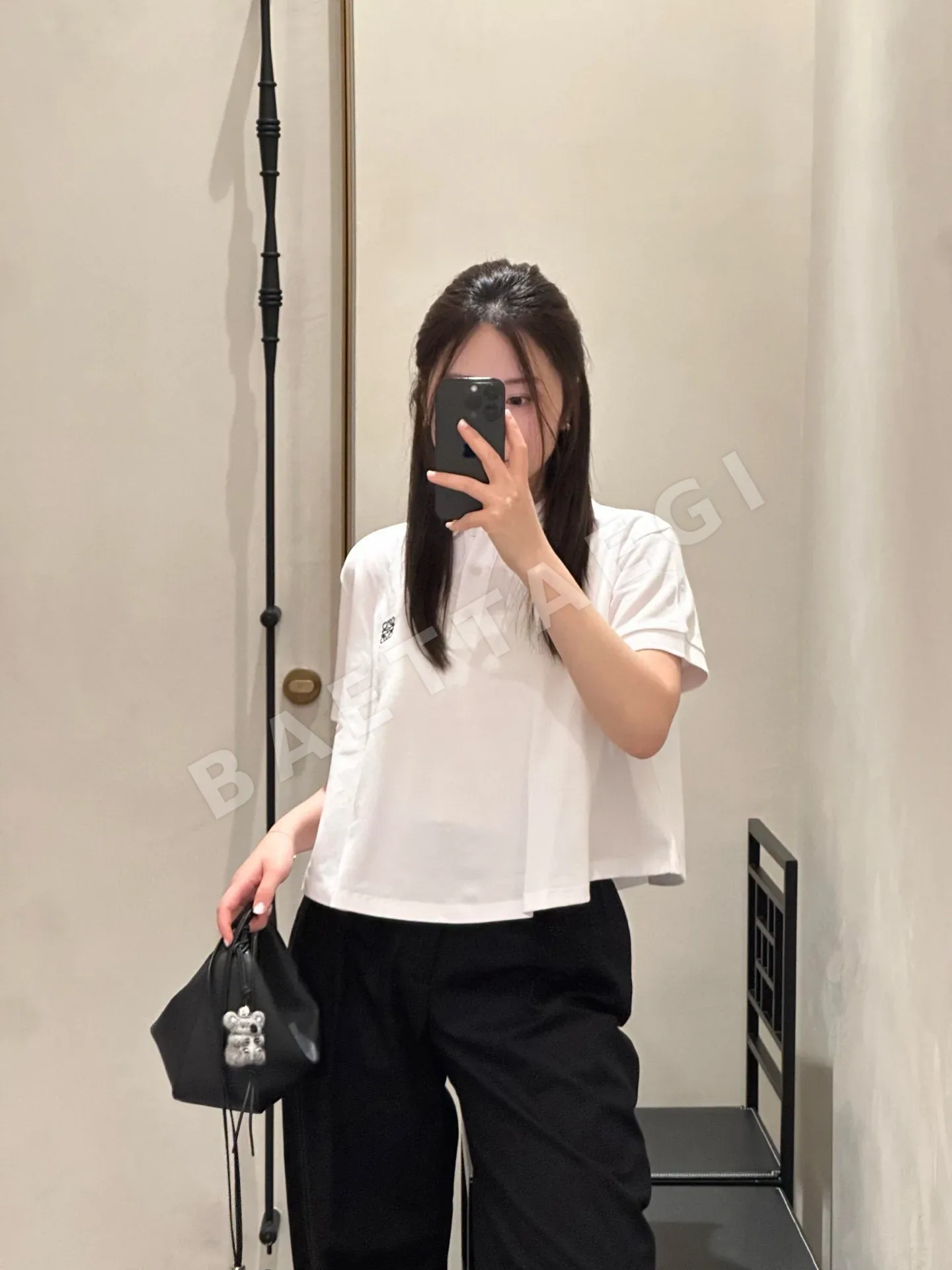 로에베 레터 자수 카라 반팔 티셔츠 상세 이미지 4