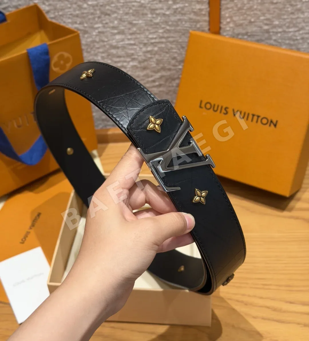 루이비통 LV 이니셜 40mm 토리옹 가죽 벨트 상세 이미지 9