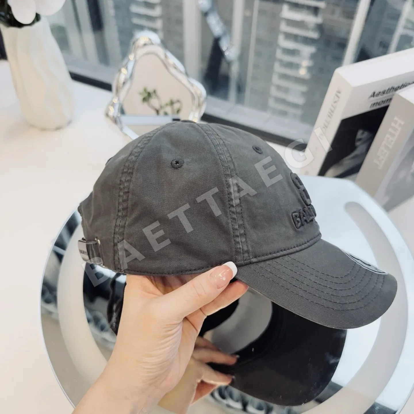 발렌시아가 워시드 코튼 어부 모자 상세 이미지 5