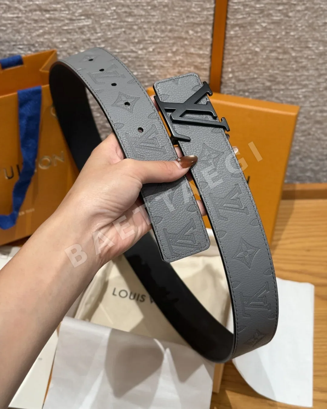 루이비통 이니셜 펄즈 리버시블 레더 벨트 상세 이미지 5
