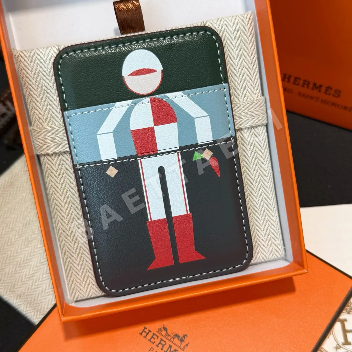 에르메스 맥세이프 마그네틱 지갑 166842 Hermes Wallet 상세 이미지 4