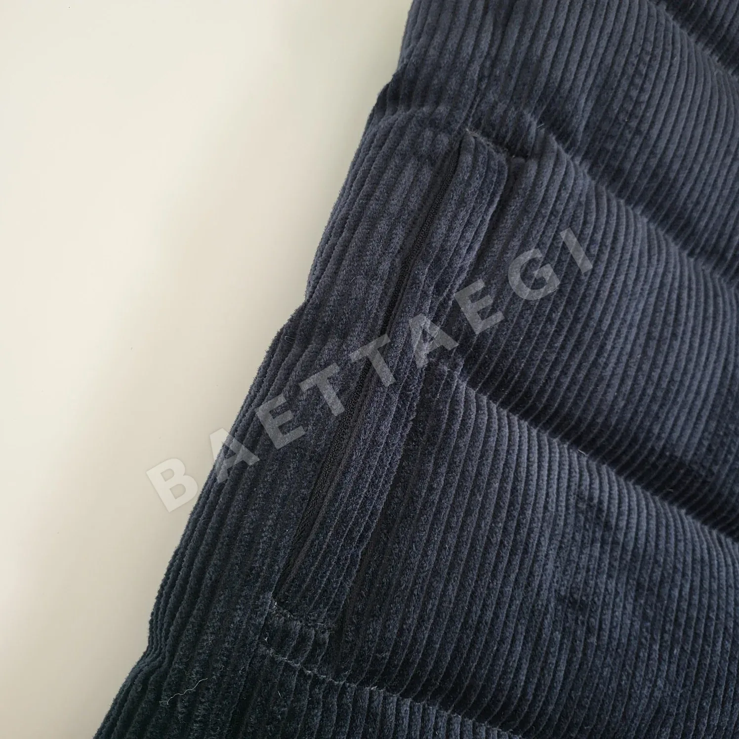 프라다 코듀로이 다운베스트 남성 조끼 상세 이미지 6