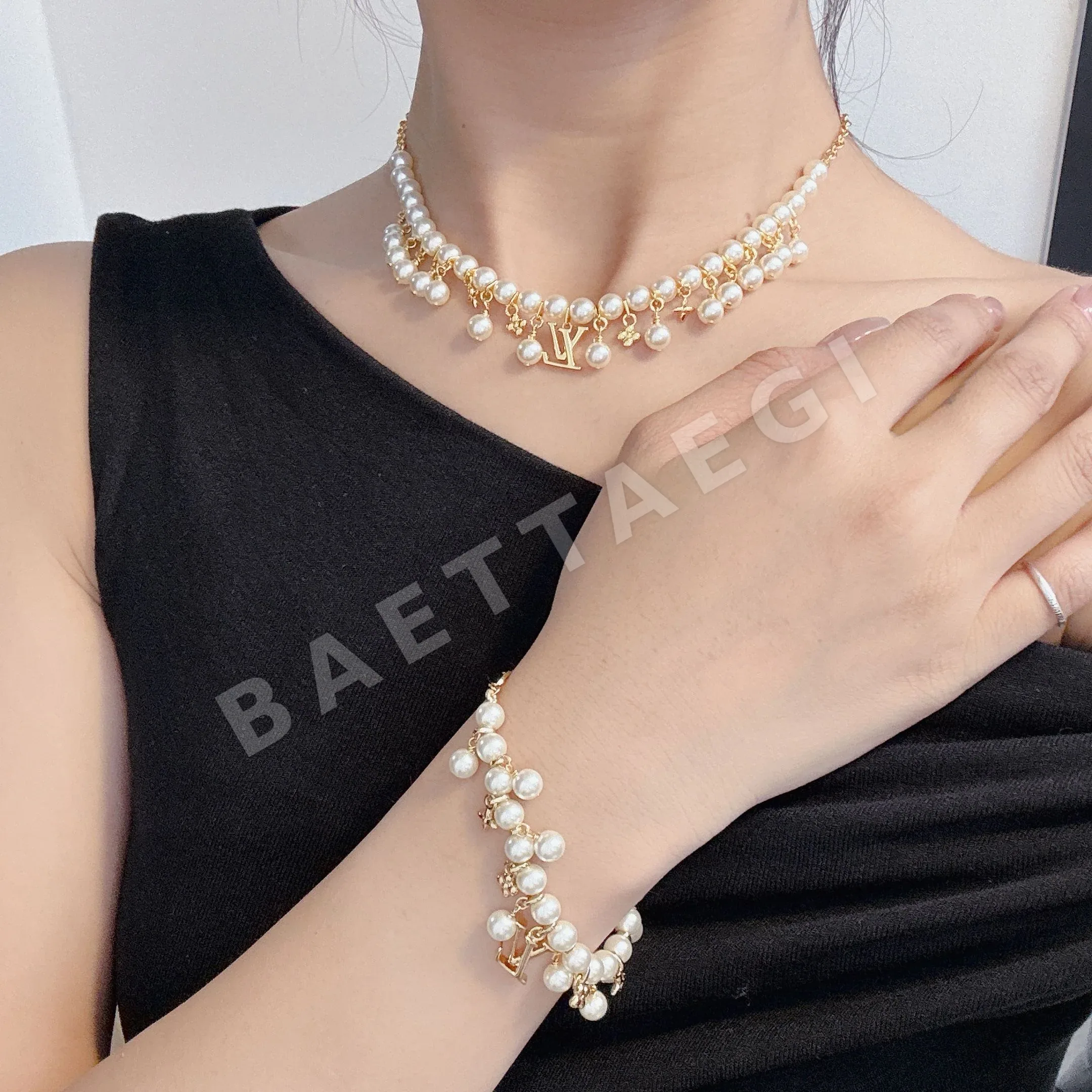 루이비통 목걸이 64095