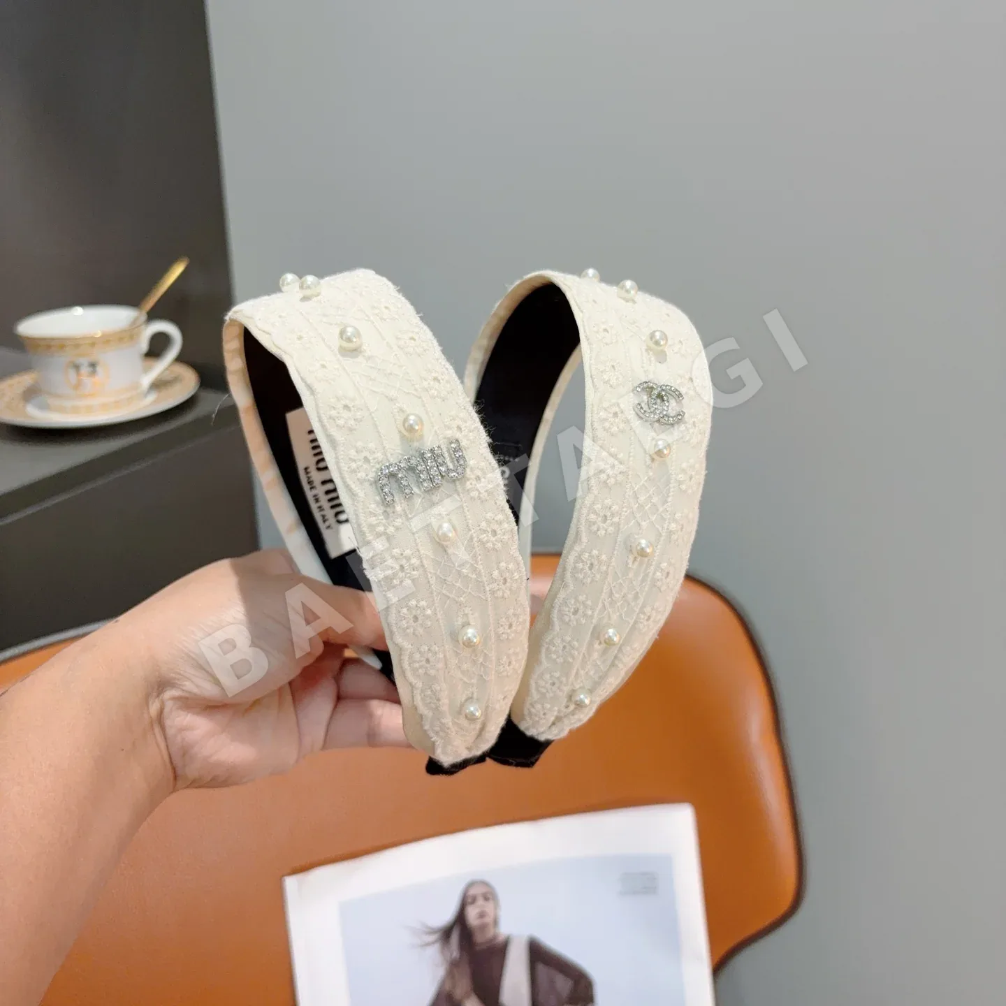 미우미우 레터 헤드밴드 헤어악세사리 183923