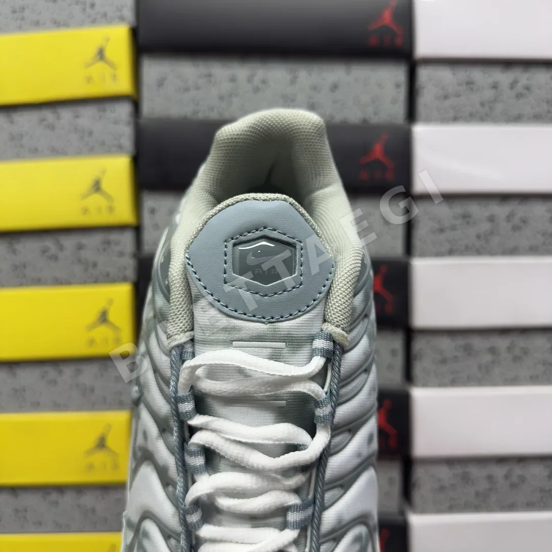 나이키 [BD] 에어 맥스 플러스 FV0394-300 201850 Nike Air Max Plus Origins Waterway 상세 이미지 6