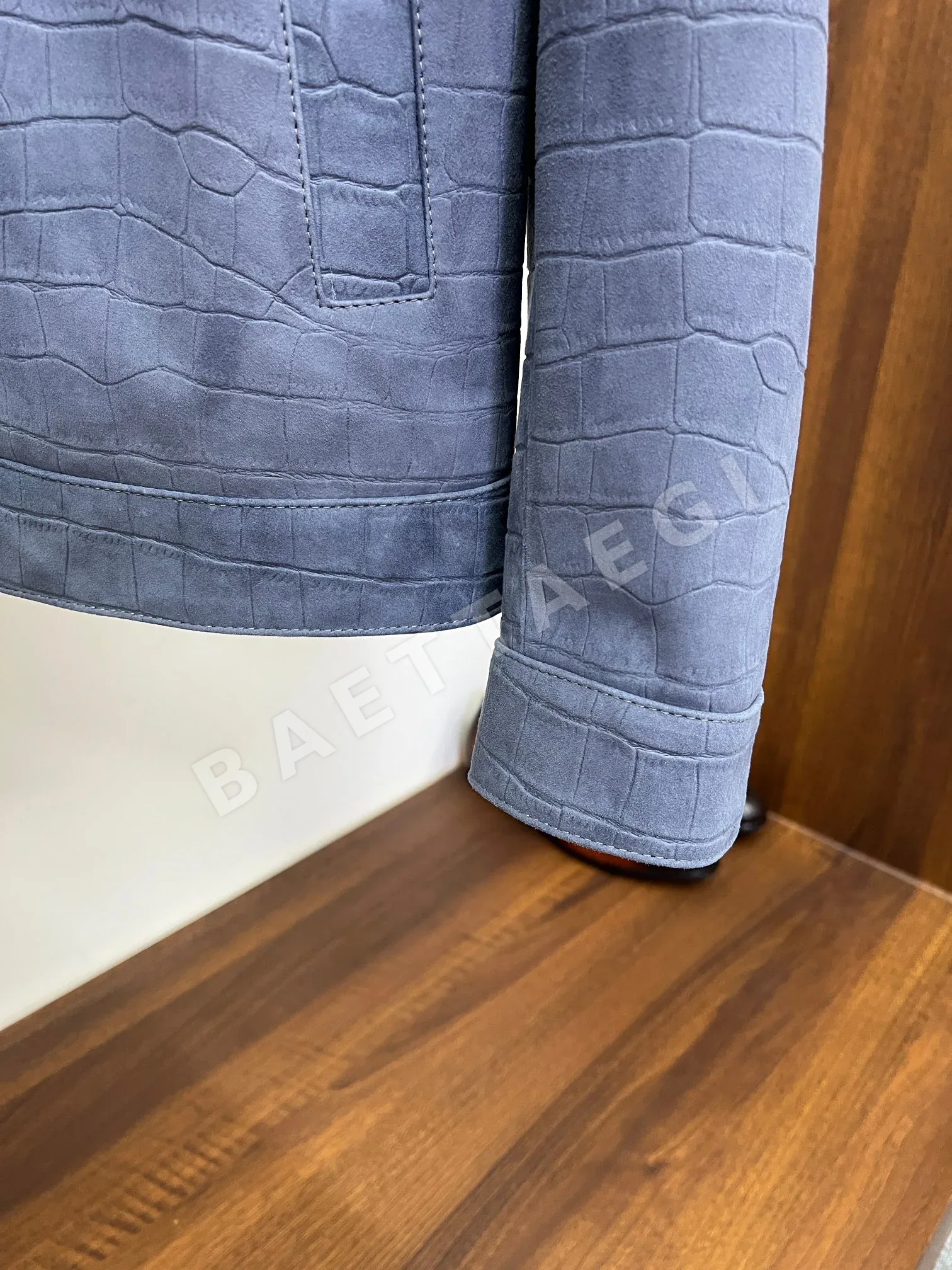 루이비통 크로커다일 패턴 램스킨 남성 자켓 상세 이미지 6