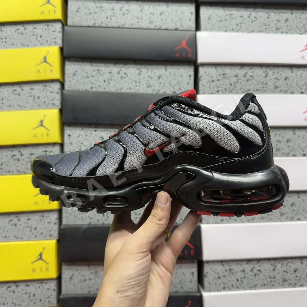 나이키 [BD] 에어 맥스 플러스 CI2299-001 201844 Nike Air Max Plus Black Gradient Red 상세 이미지 9