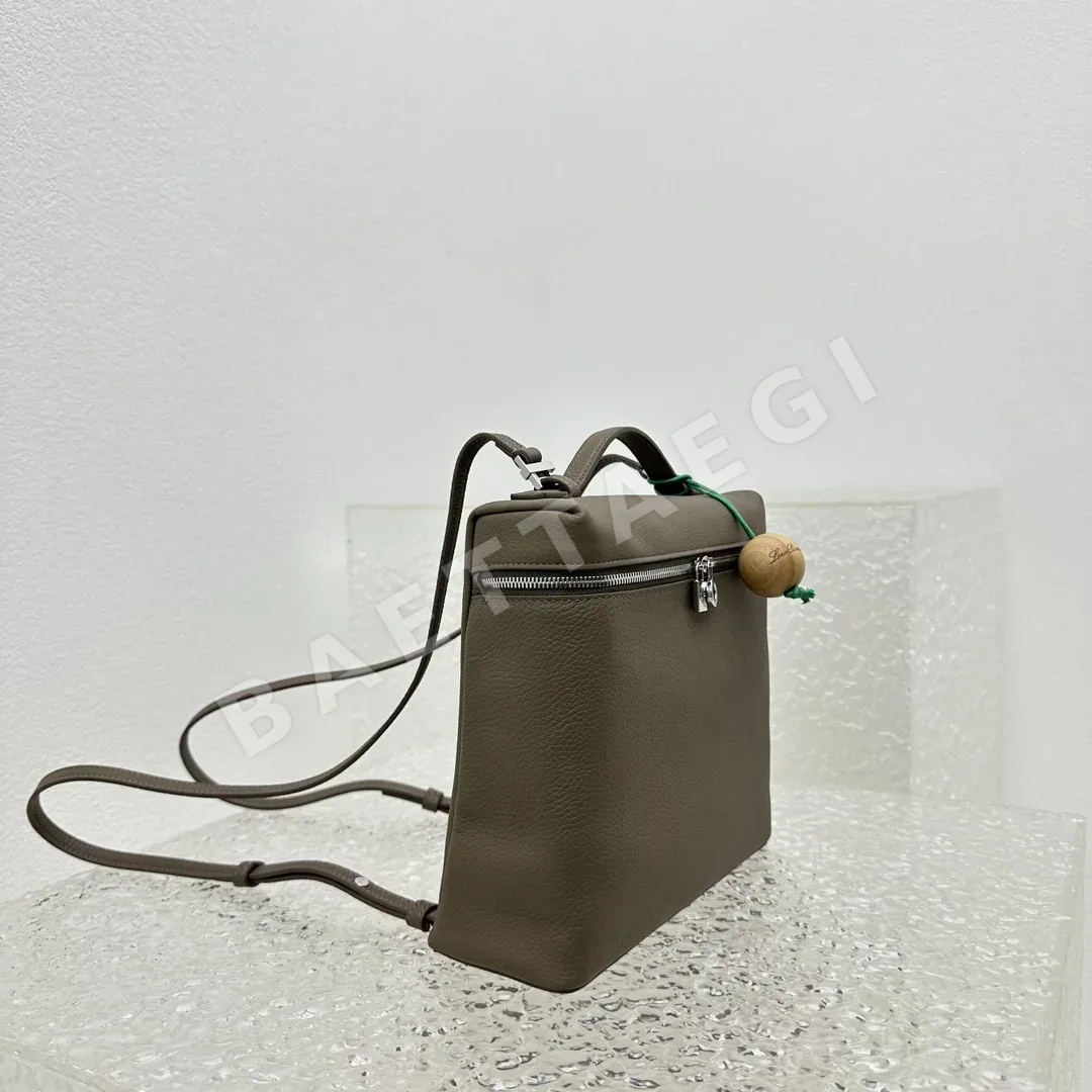 로로피아나 엘리펀트 그레이 가죽 백팩 상세 이미지 2