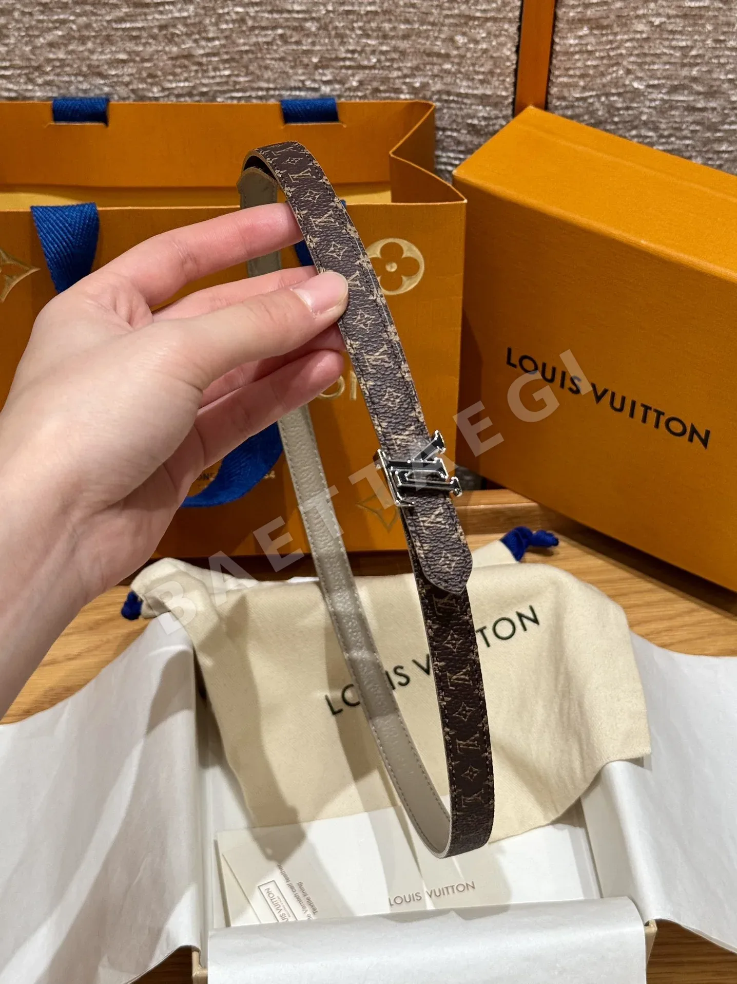 루이비통 리버시블 모노그램 여성 벨트 상세 이미지 4
