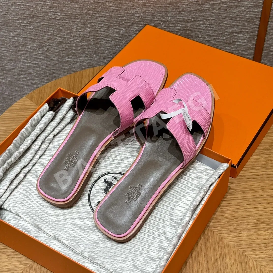 에르메스 오란 도마뱀 가죽 샌들 117448