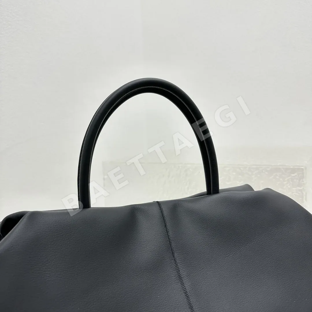 더로우 블랙 가죽 빅 토트백 상세 이미지 5