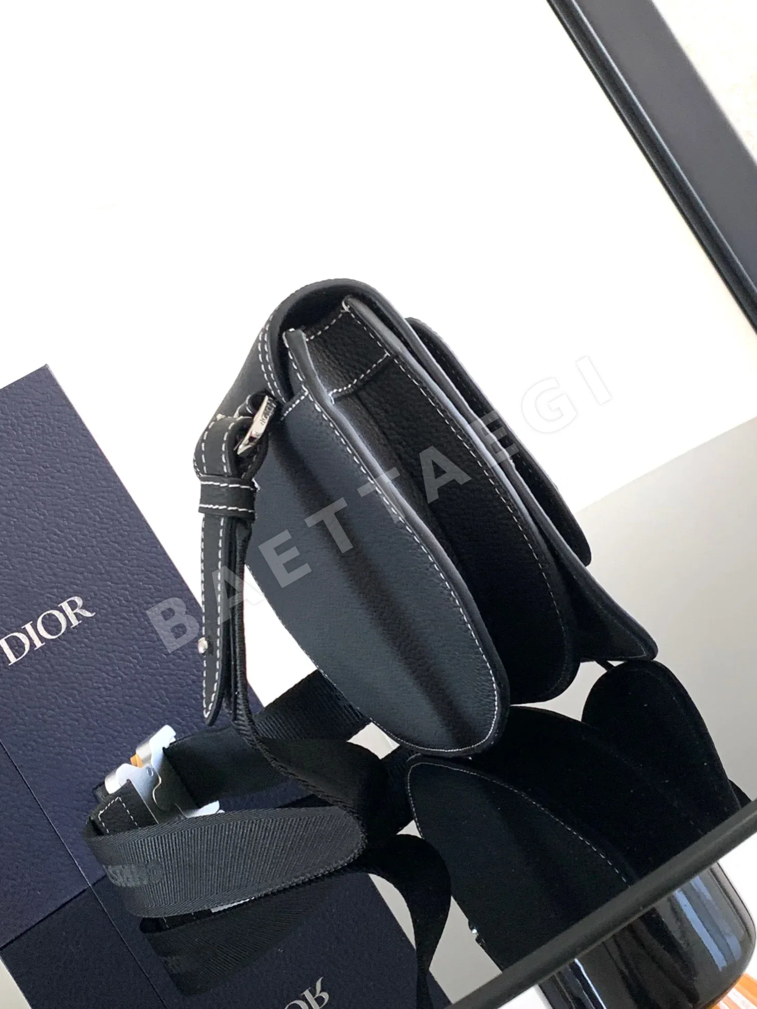 디올 새들 사들러 클러치백 상세 이미지 2