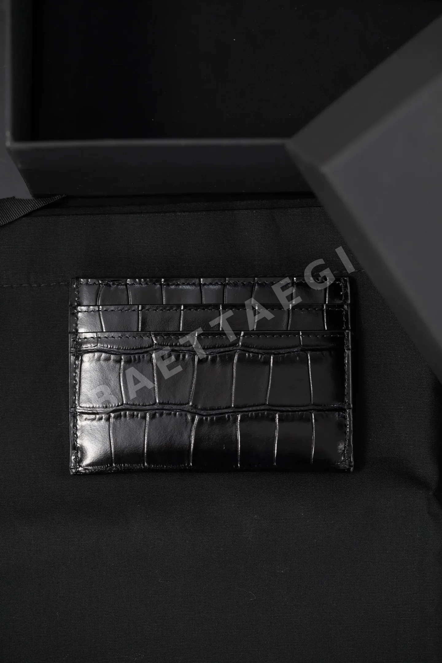샤넬 클래식 크로커다일 패턴 카드홀더 지갑 상세 이미지 2