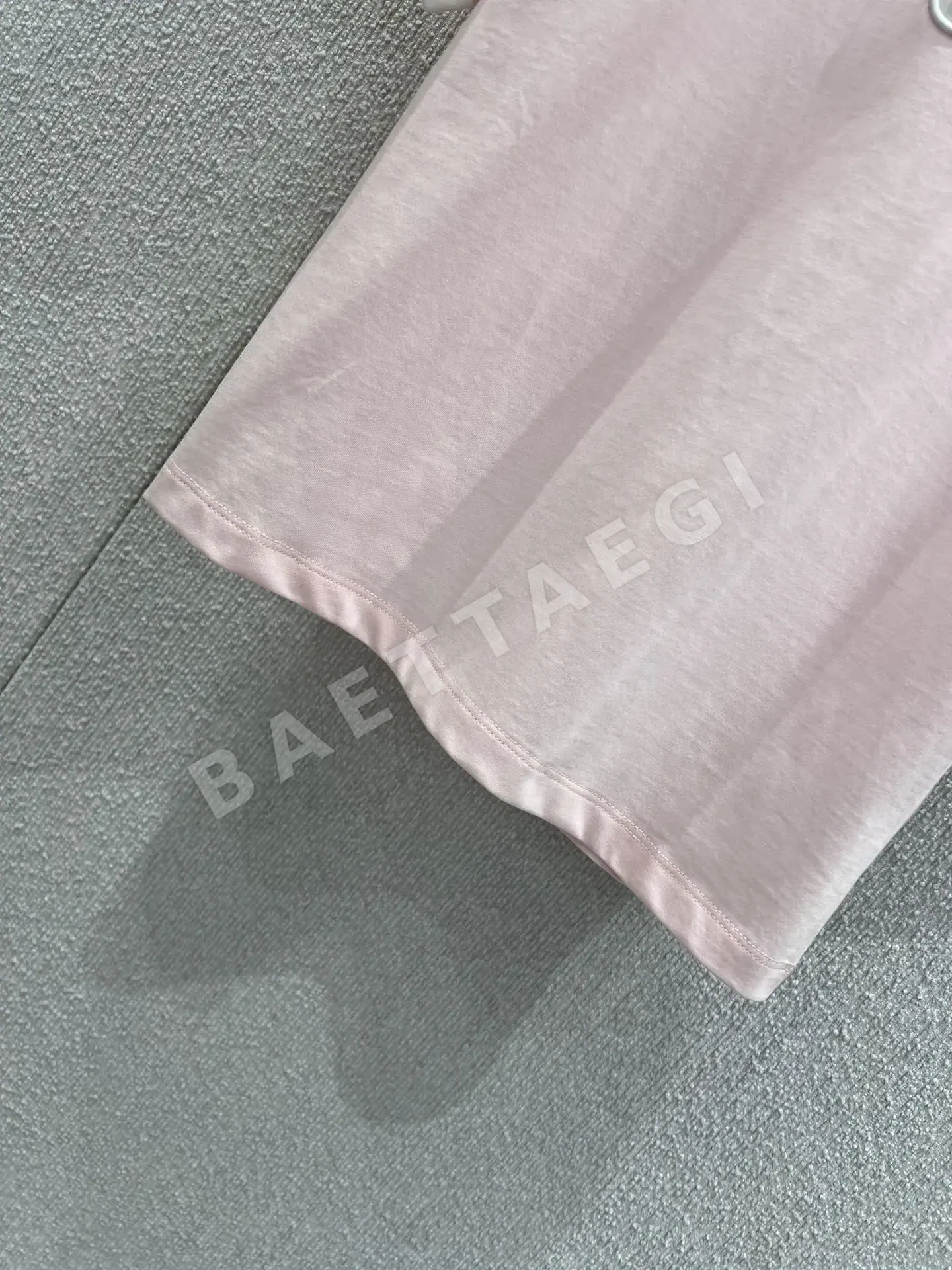 셀린느 자수 크롭 오버핏 슬림핏 반팔 티셔츠 상세 이미지 7