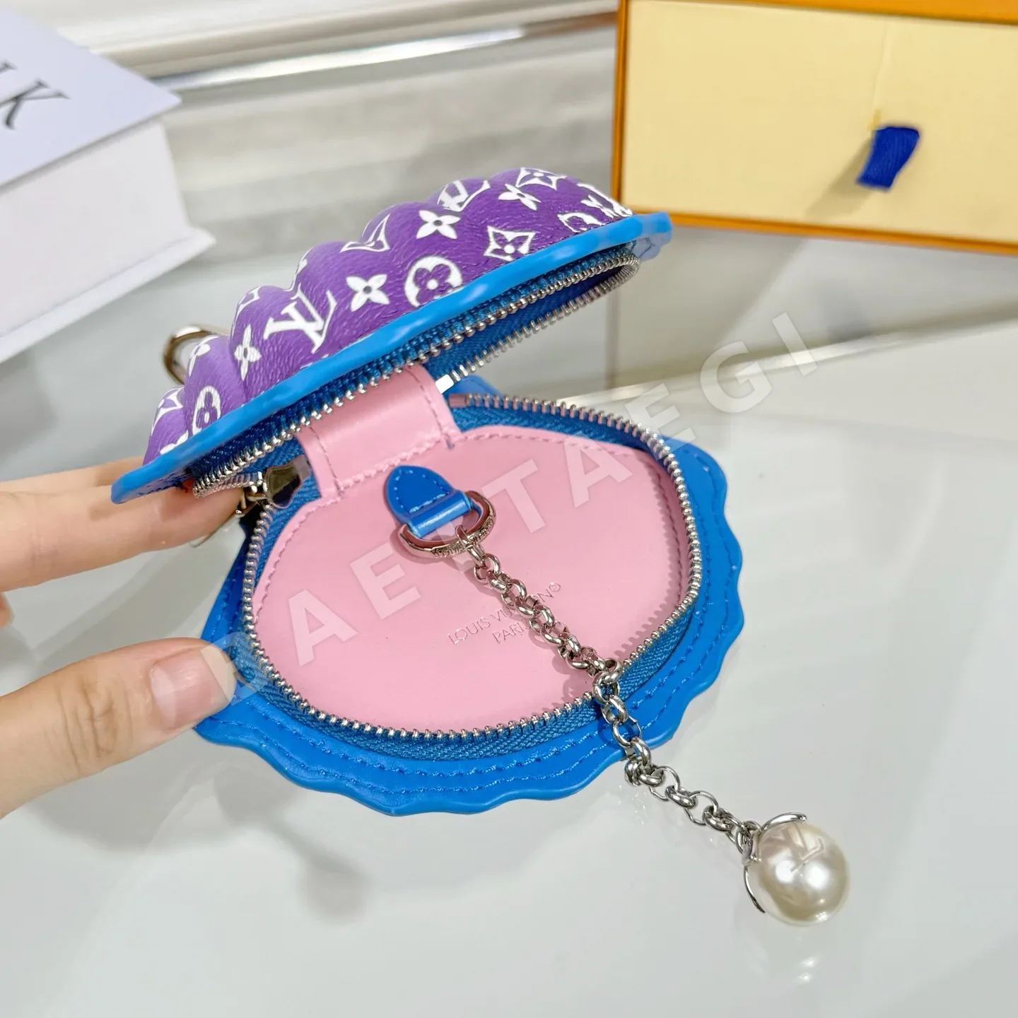 루이비통 미니 진주 조개 펜던트 키링 상세 이미지 7