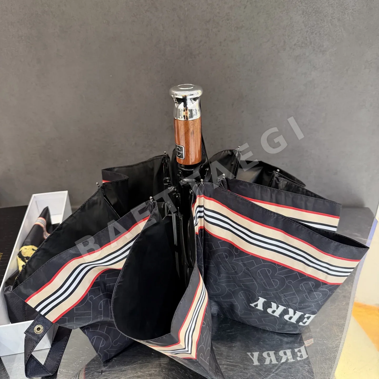 버버리 우산 85480 Burberry Umbrella 상세 이미지 5
