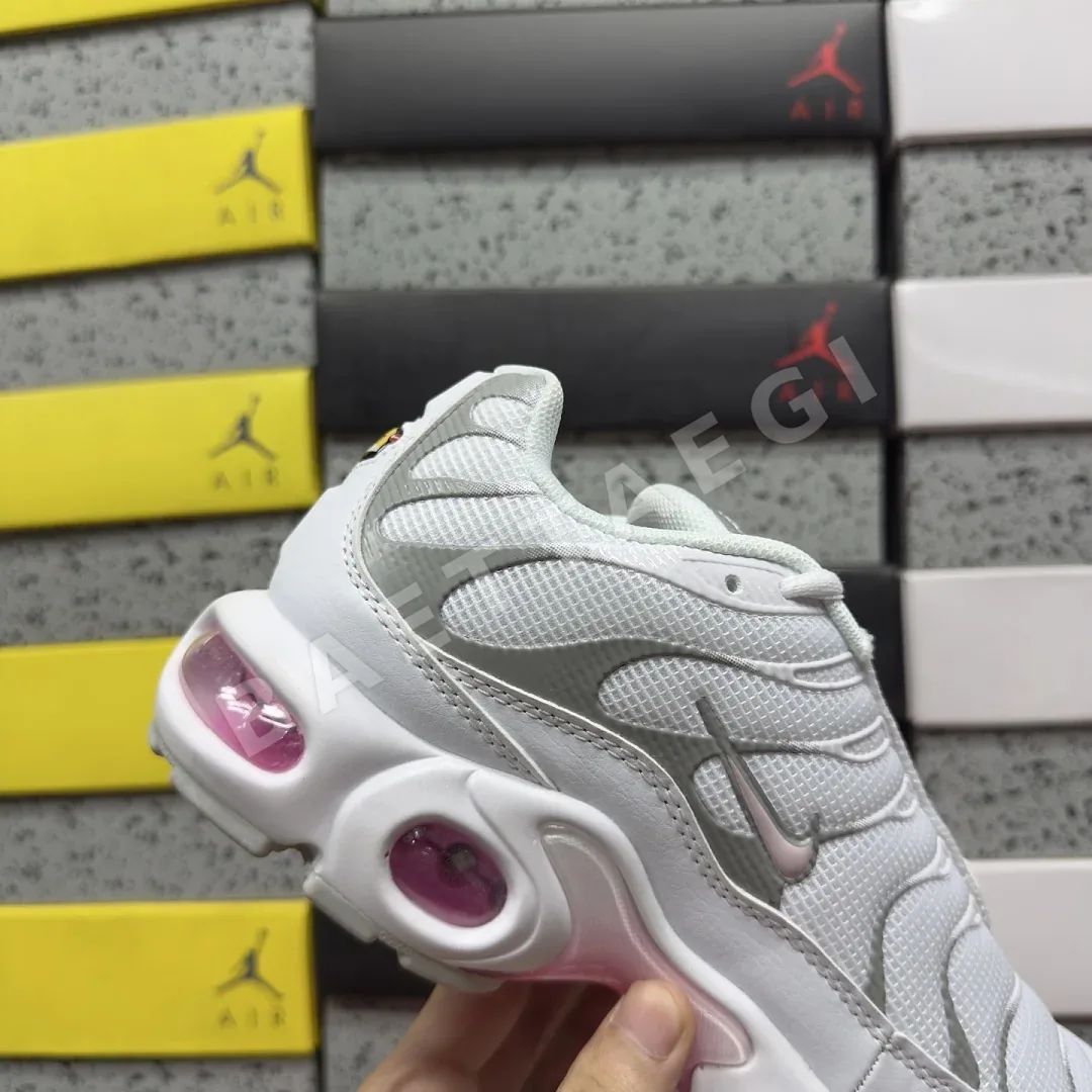 나이키 [BD] 에어 맥스 플러스 HF0107-100 201904 Nike Air Max Plus Summit White Pink Rise 상세 이미지 5