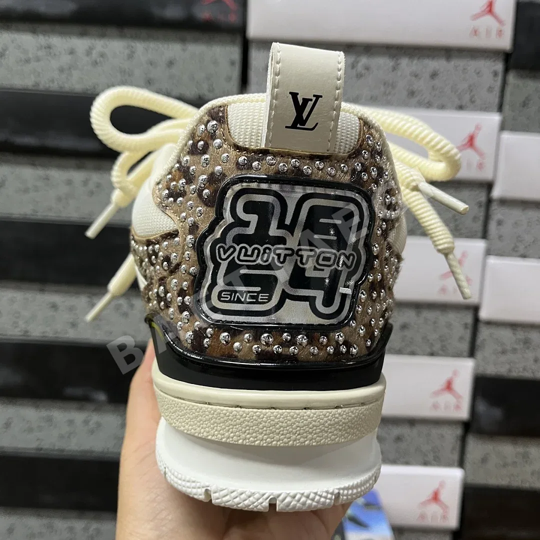 루이비통 [D1] V3 10 아이보리 브라운 205864 Louis Vuitton V3-10 상세 이미지 4