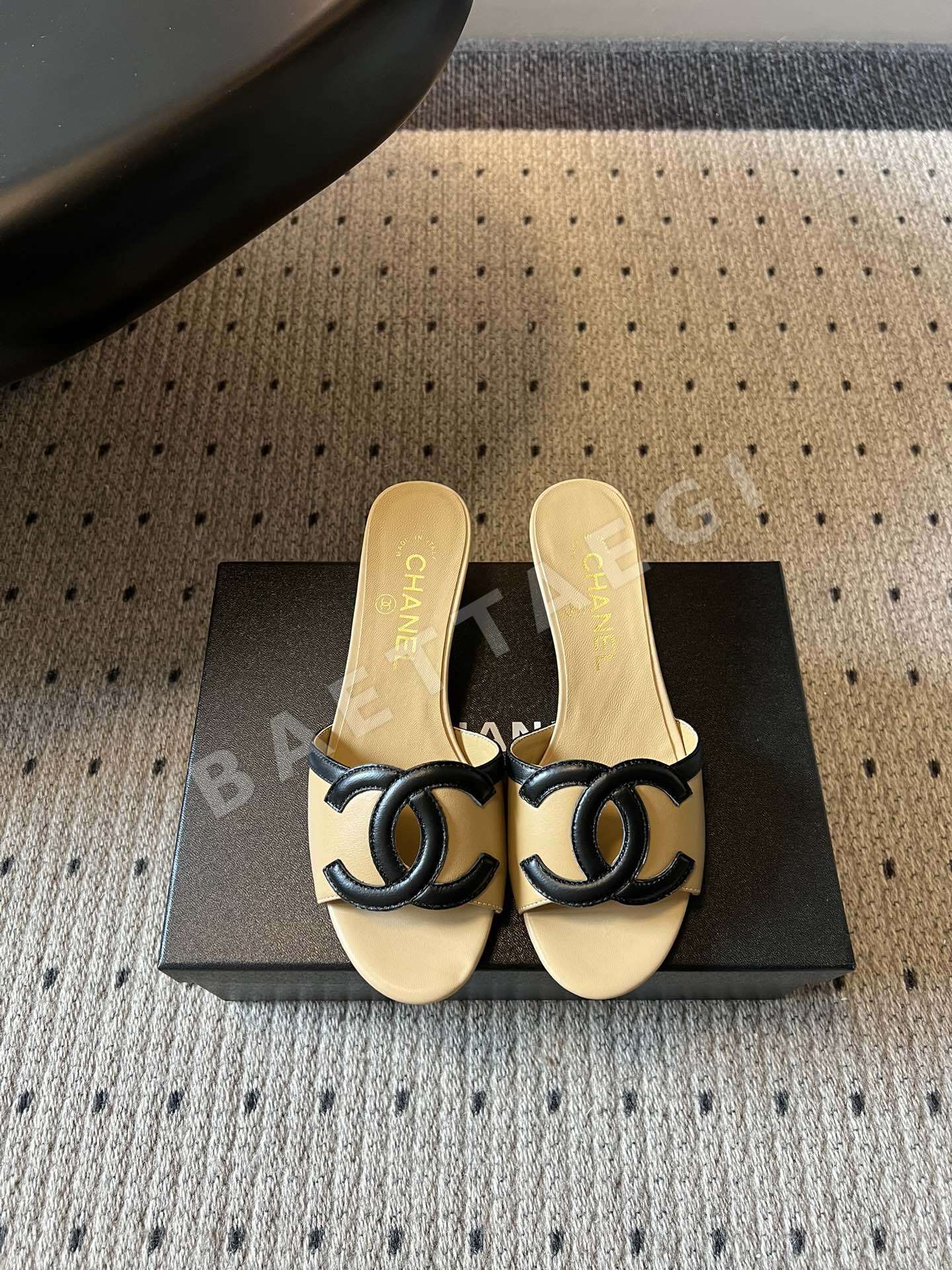 샤넬 더블 C 버클 스틸레토 힐 슬라이더 96039
