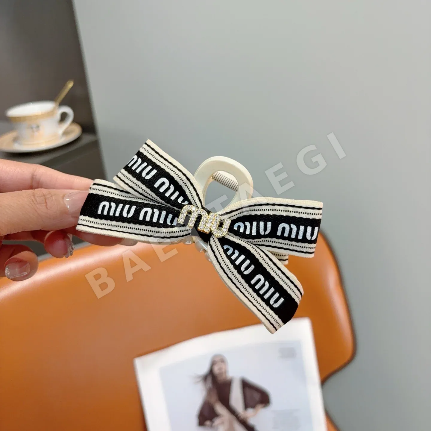 미우미우 손톱 모양 및 오리 입 모양 헤어클립 세트 상세 이미지 3