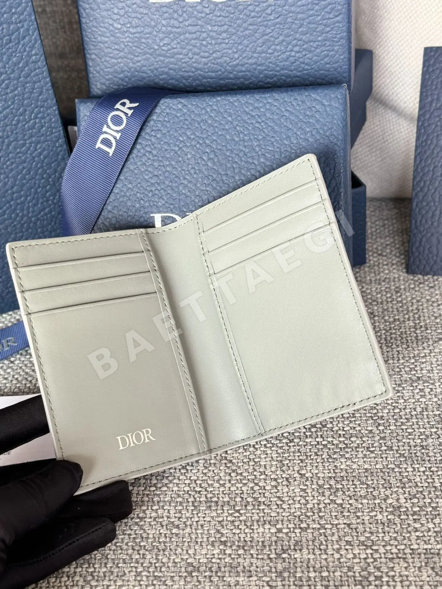 디올 CD 패턴 블랙 송아지가죽 지갑 상세 이미지 6
