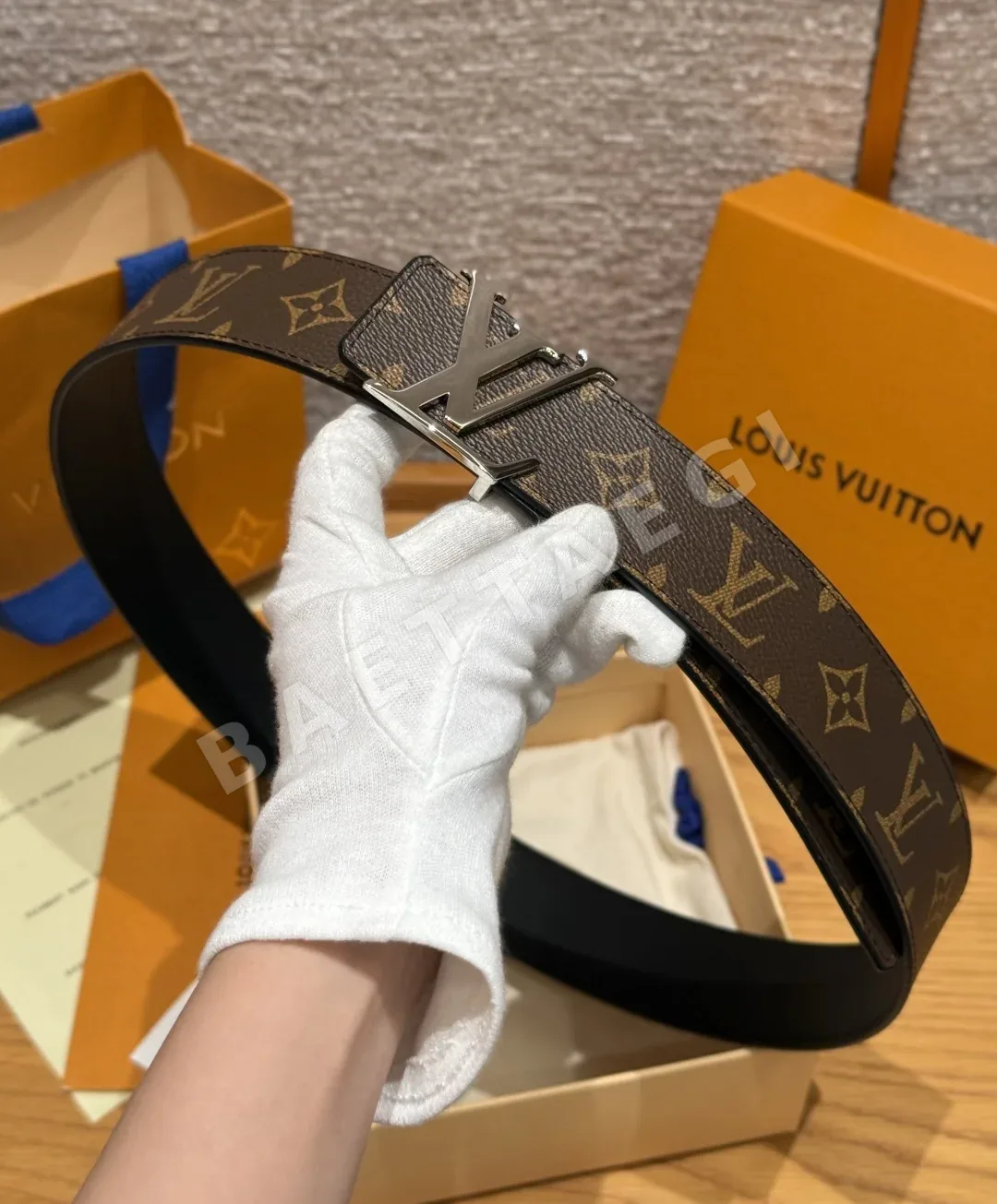 루이비통 LV 리버시블 40mm 모노그램 벨트 상세 이미지 8