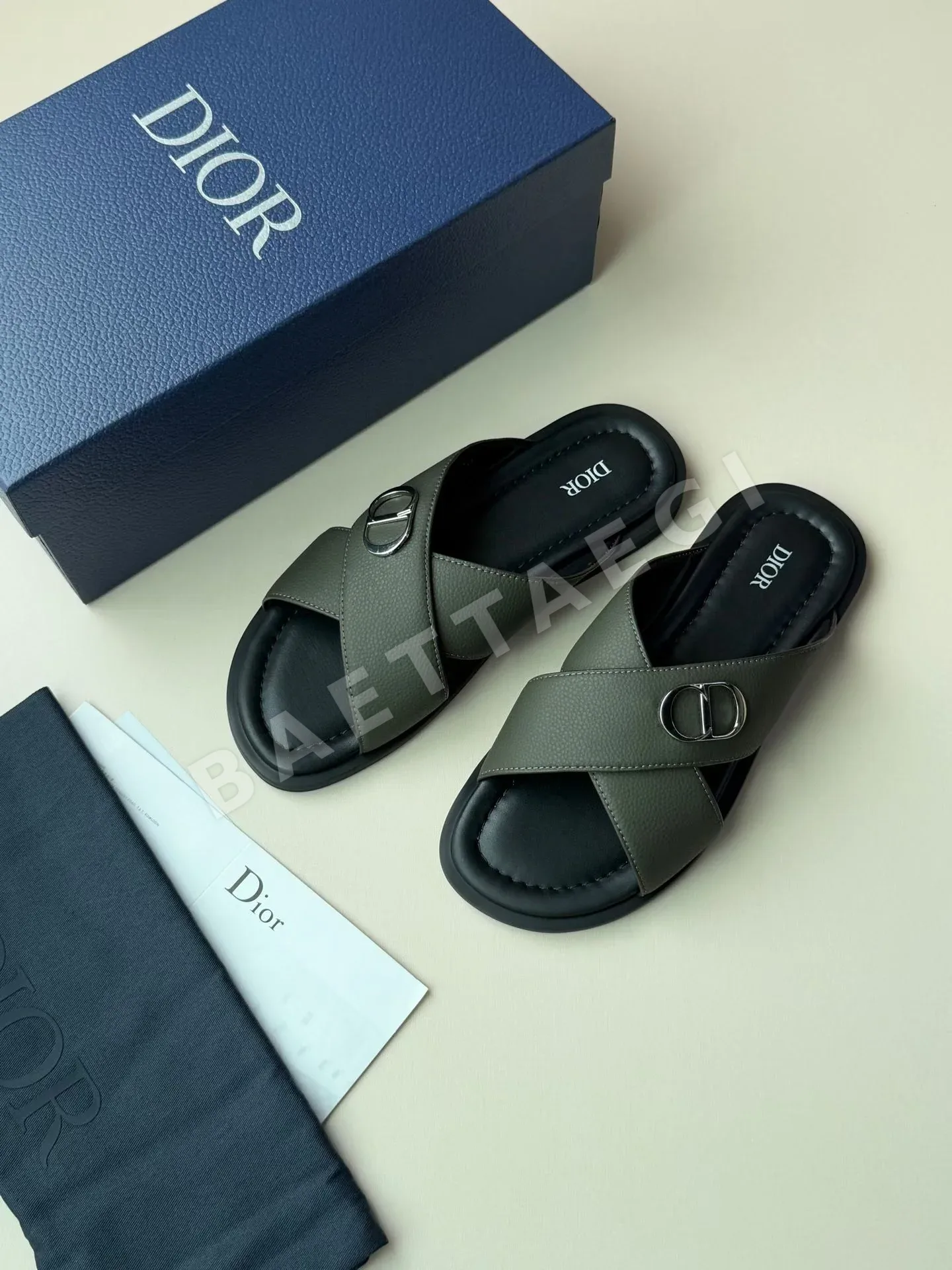 디올 알리아스 샌들 크로스 스트랩 가죽 샌들 상세 이미지 2