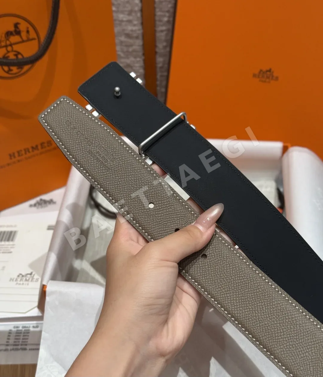 루이비통 H 버클 리버시블 가죽 벨트 38MM 상세 이미지 5