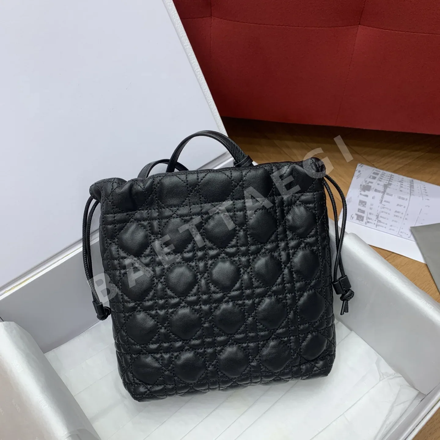 디올 램스킨 퀼팅 복주머니 가방 상세 이미지 3